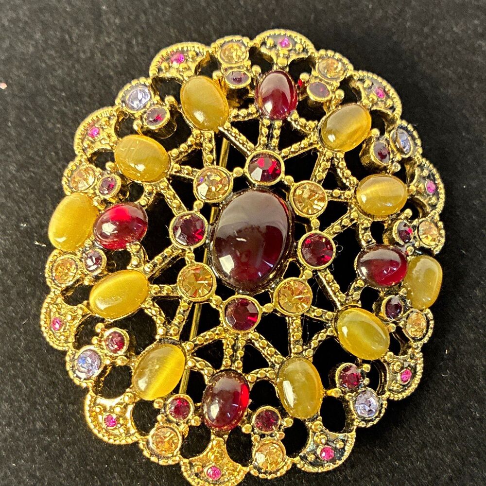Monet Signed Gold Tone Round Rhinestone Cabochon Cluster Brooch Pin 2in